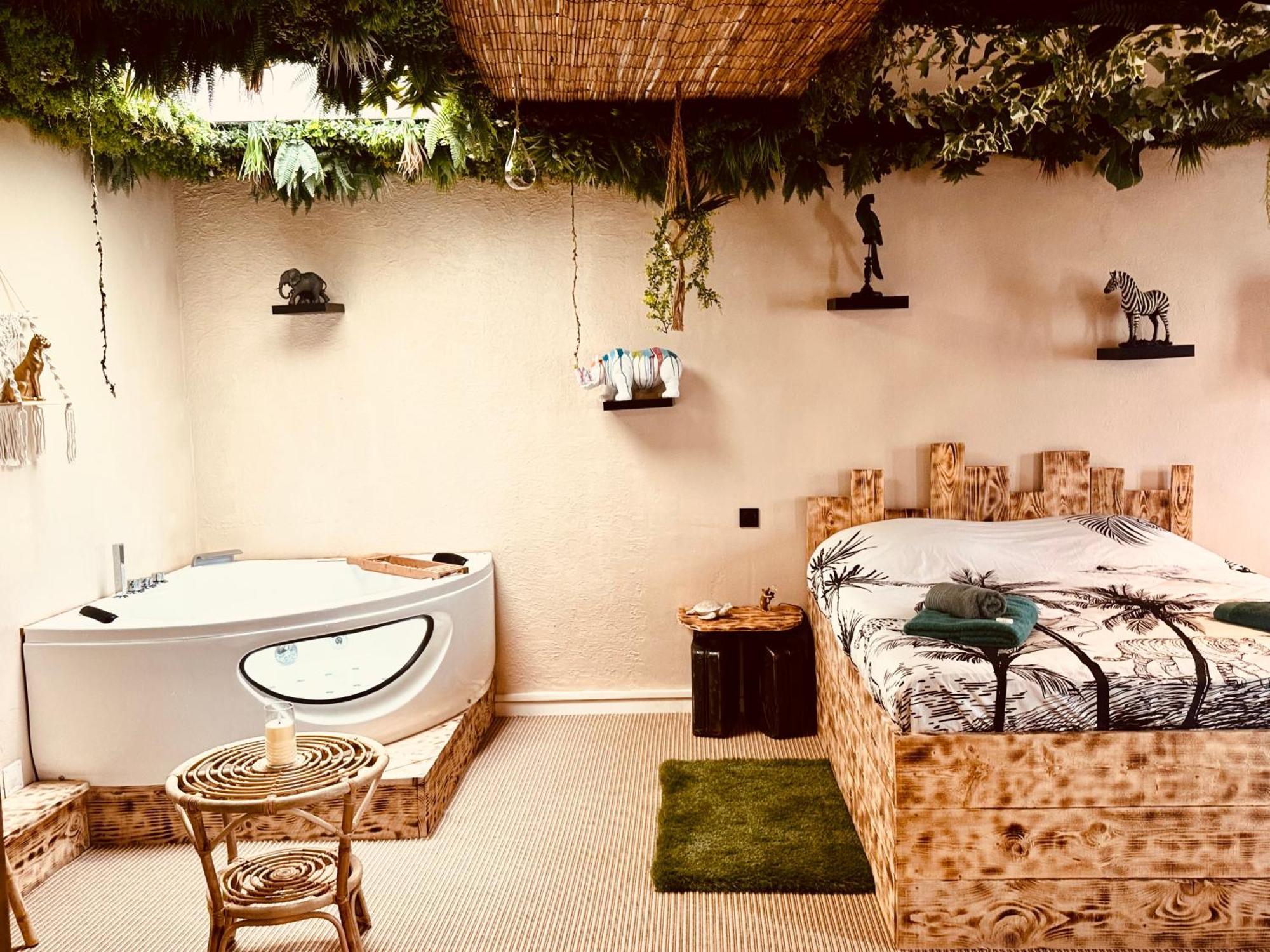 La Jungle De Sissy Panzió Saintes-Maries-de-la-Mer Kültér fotó