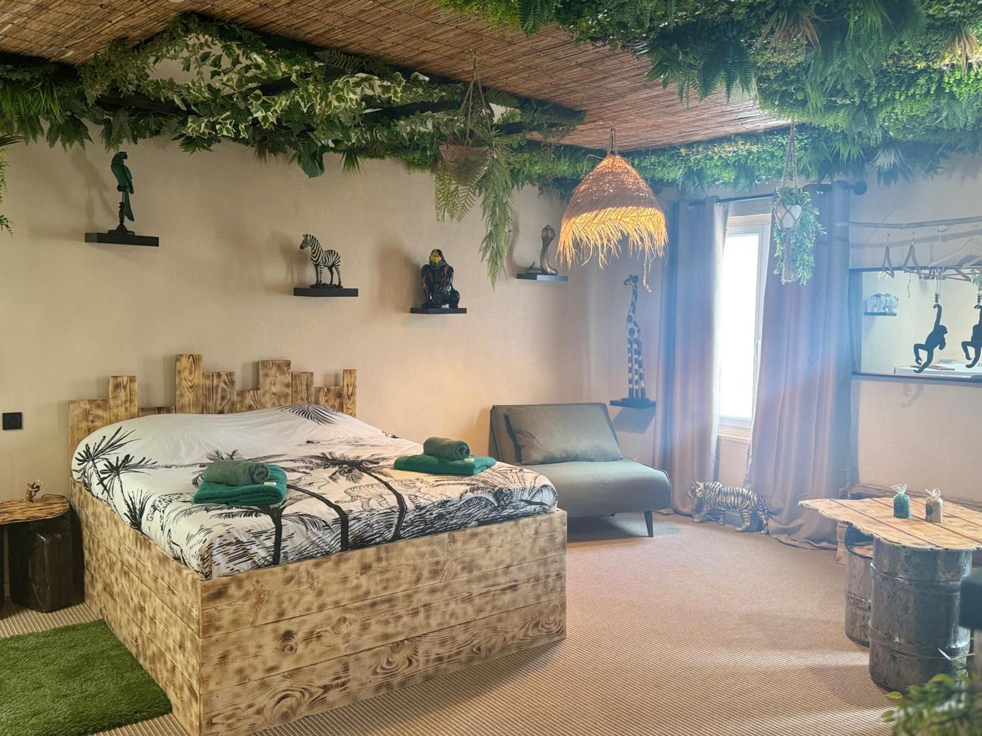 La Jungle De Sissy Panzió Saintes-Maries-de-la-Mer Kültér fotó